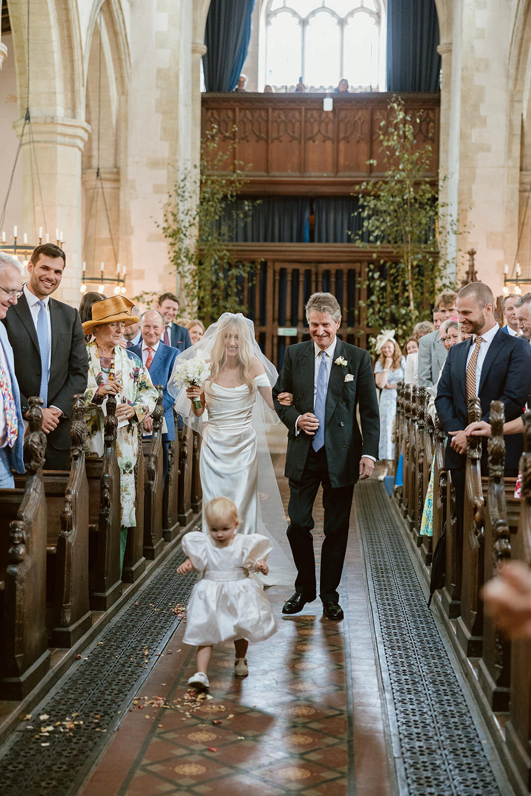 Summer-Estate-Wedding-In-English-Countryside14