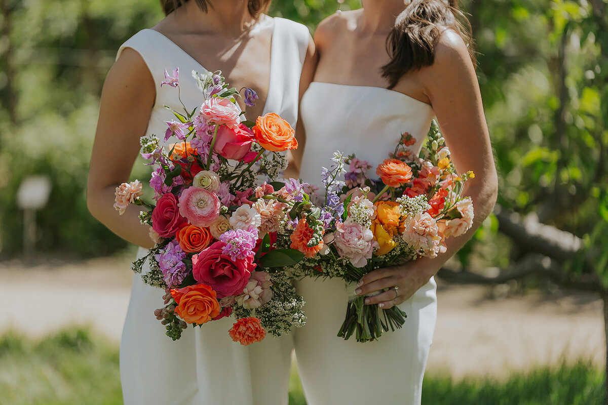 brides bright bouquet