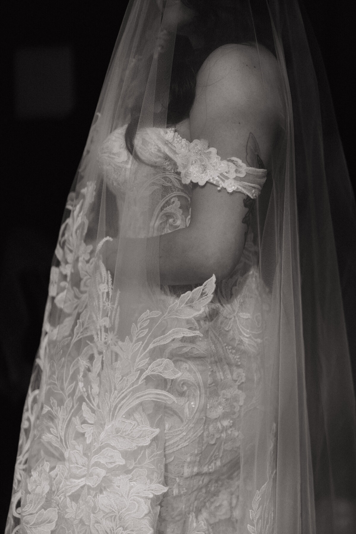 destination elopement photographer