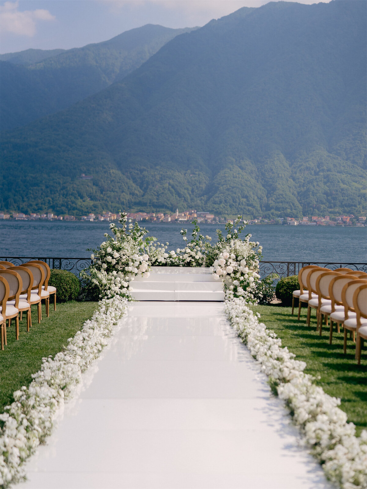 12-villa-balbiano-lake-como-wedding-max-owens-design