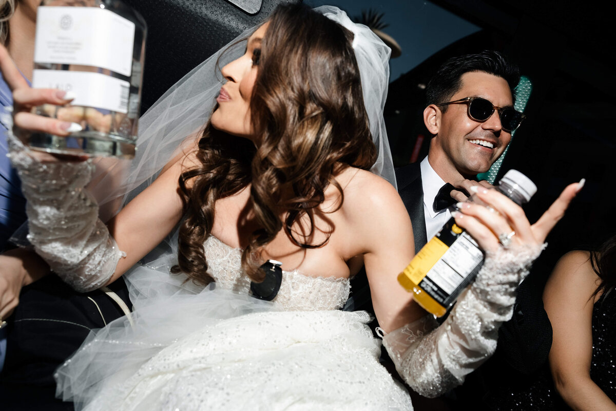 41riskyexposure_alexis-tyler_las-vegas-elopement-photography