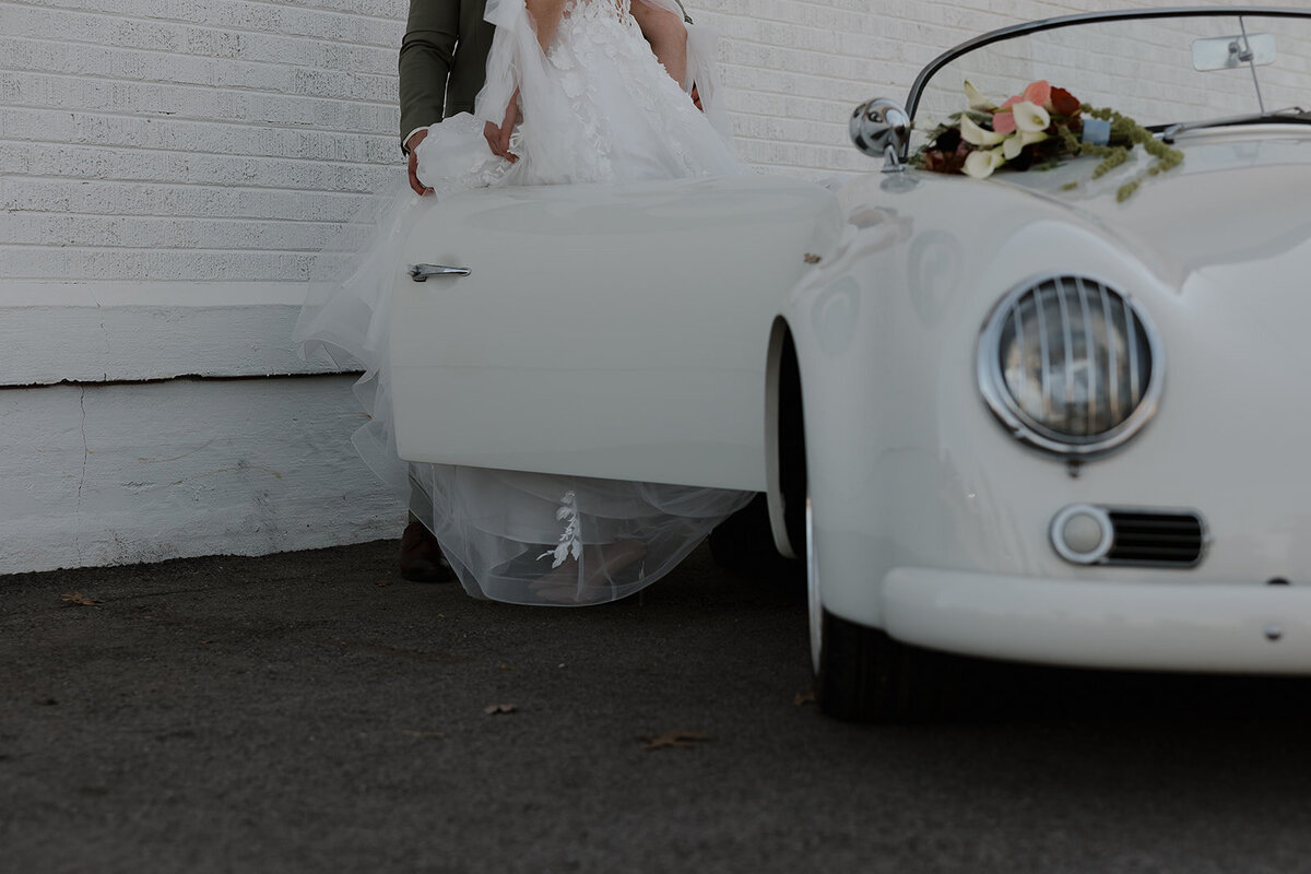 knapp-creek-event-center-intimate-wedding-4