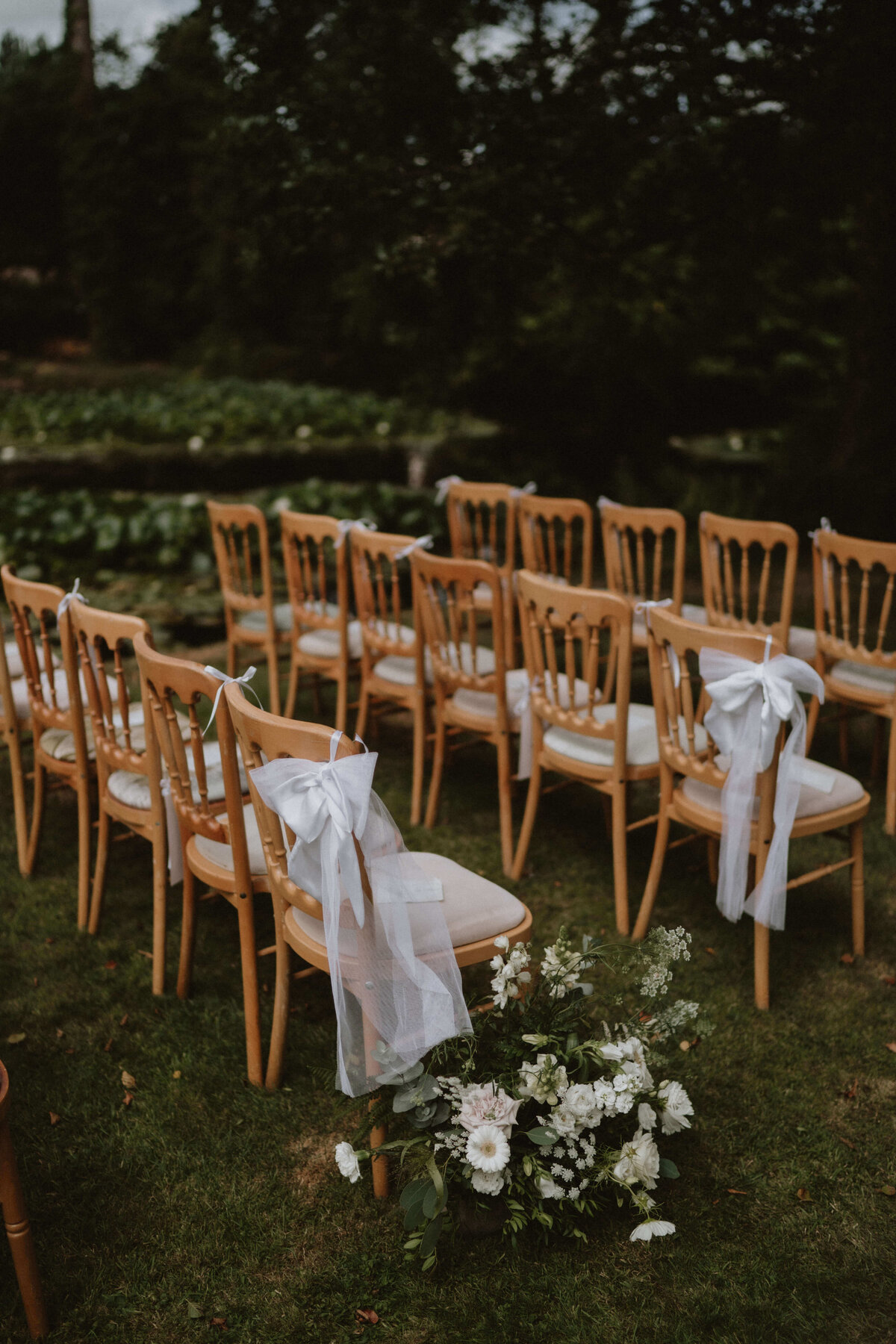 Izzy-and-James-Brinsop-Court-Wedding-Flowers-Issy-And-Bella-Florist-Herefordshire-Danielle-and-Steve1