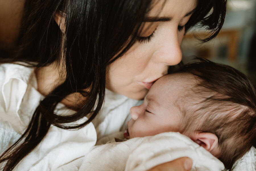 Newborn-photographer-Reykjavik39