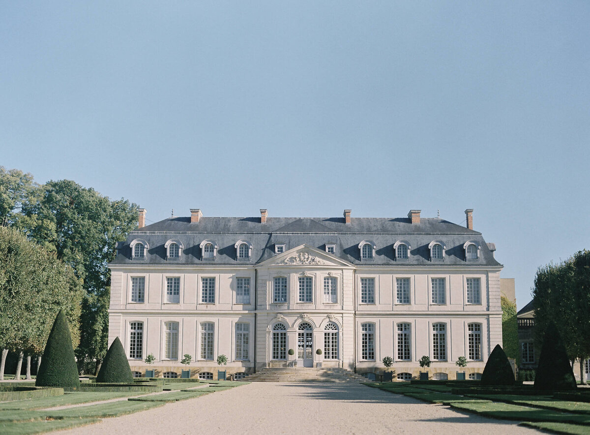 Chateau-de-Grand-Luce-wedding-Floraison