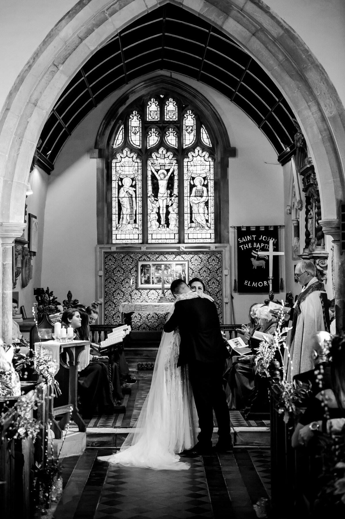 luxury-wedding-elmore-court-gloucestershire-leslie-choucard-photography-37