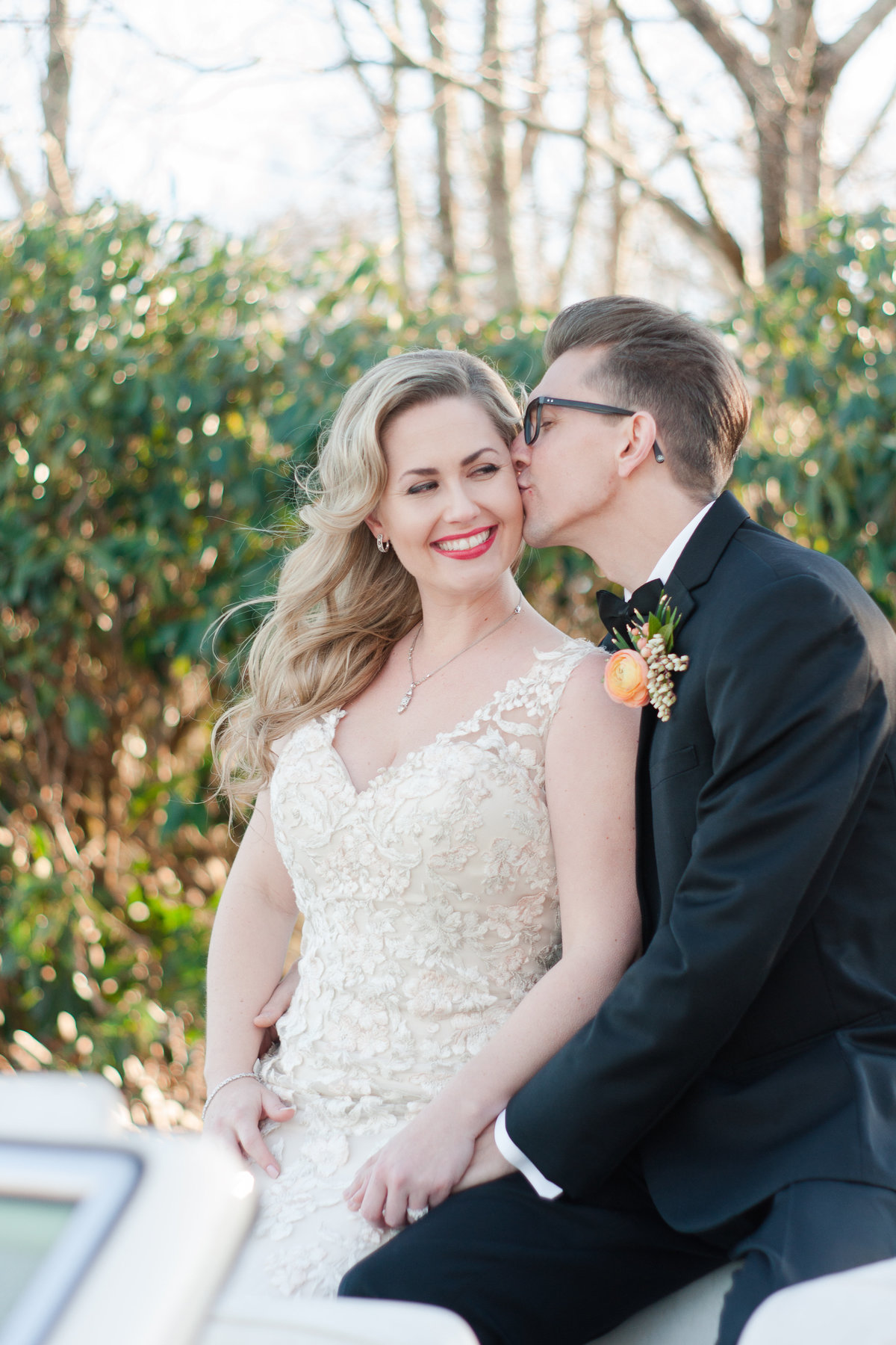 Glamourous wedding inspiration photographed at Westglow Mansion by Boone Wedding Photographer Wayfaring Wanderer. Westglow Mansion is a beautiful venue in Blowing Rock, NC.