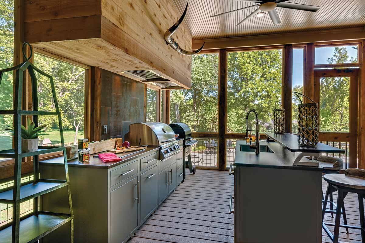custom-outdoor-kitchen-hayden-lake