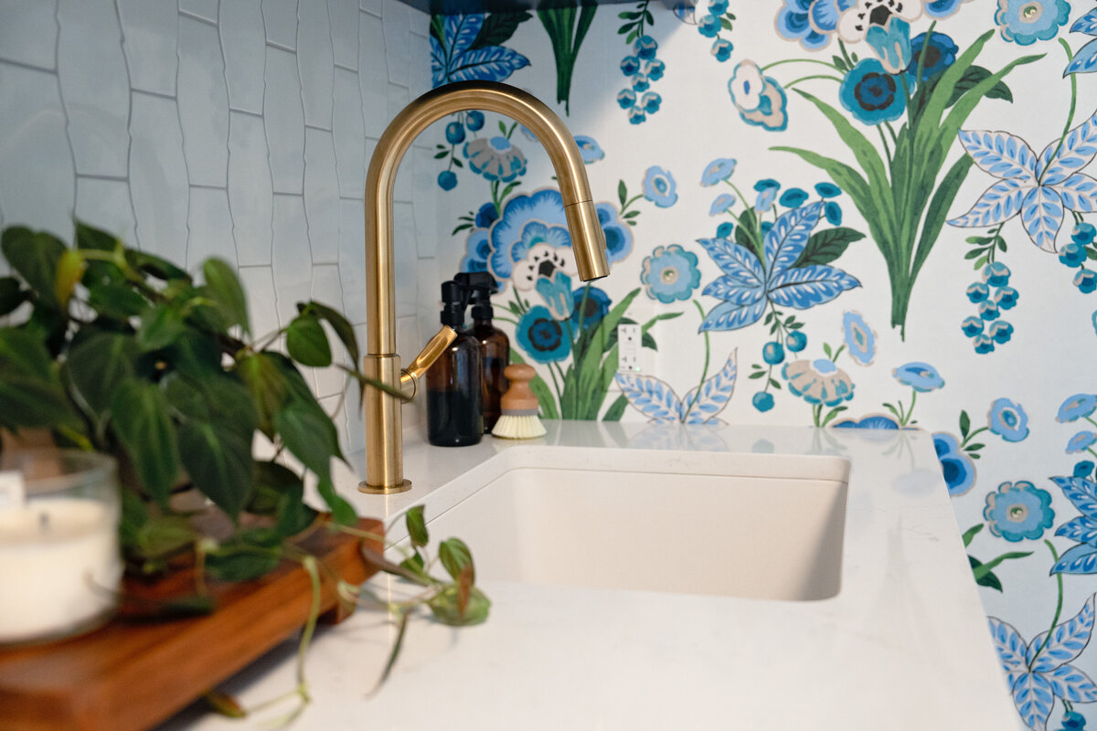 laundry-room-blue-wallpaper-remodel