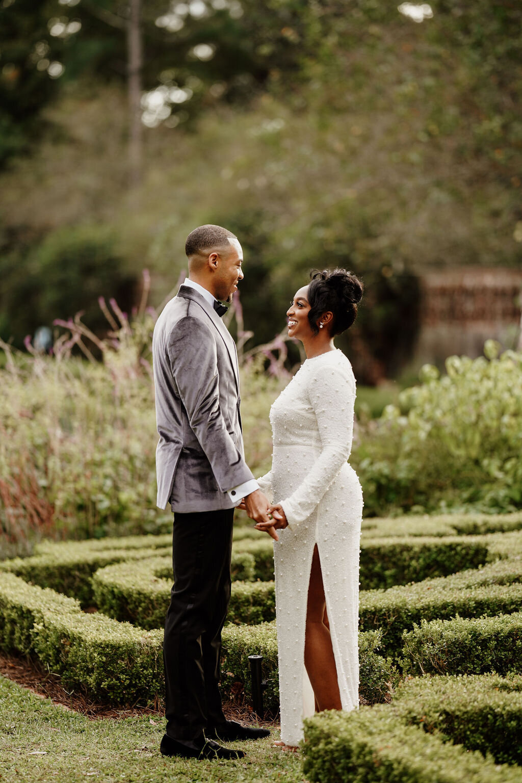 engagement-couple-in-the-gardens-of-a-mansion-in-new-orleans