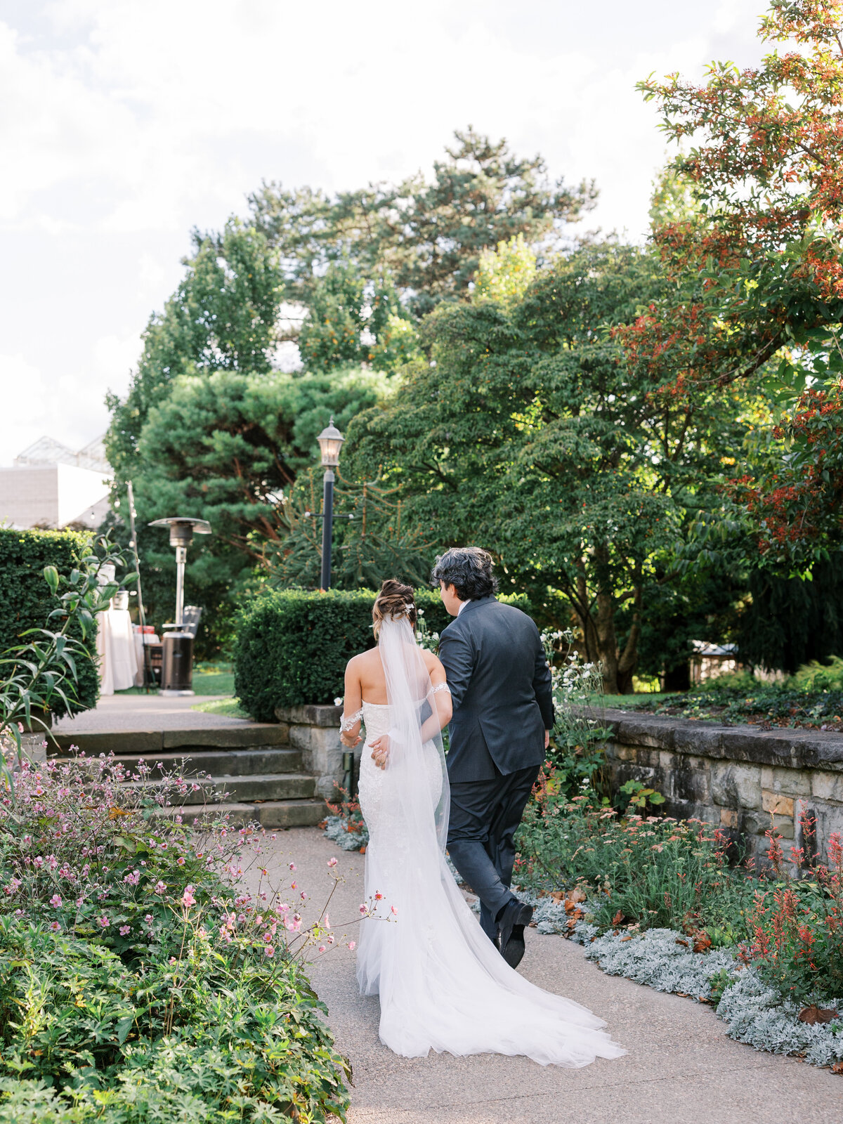 pittsburgh-wedding-photographer-phipps-botanic-gardens-conservatory-wedding-outdoor-lgbtq-luxury-photography-light-and-airy43