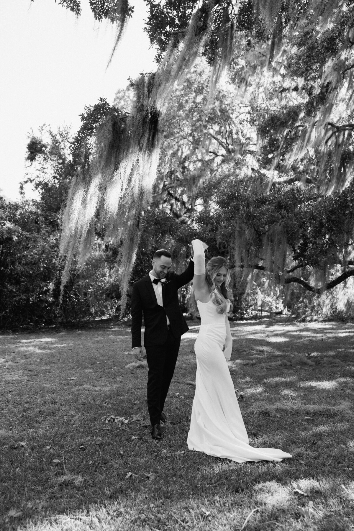 Timeless-Charleston-Tent-Garden-Party-Wedding-PC7A1094