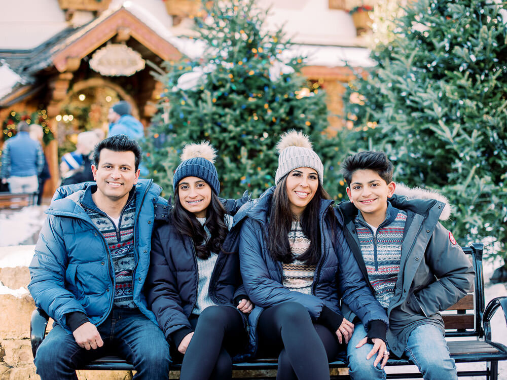 Colorado-Family-Photography-Vail-Colorado-Christmas-Winter-Mountaintop4