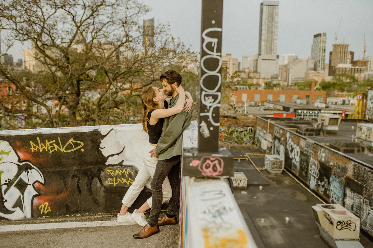 downtown-toronto-kensington-market-engagement-session-nontraditional-artsy-indie-film-romatic-1516