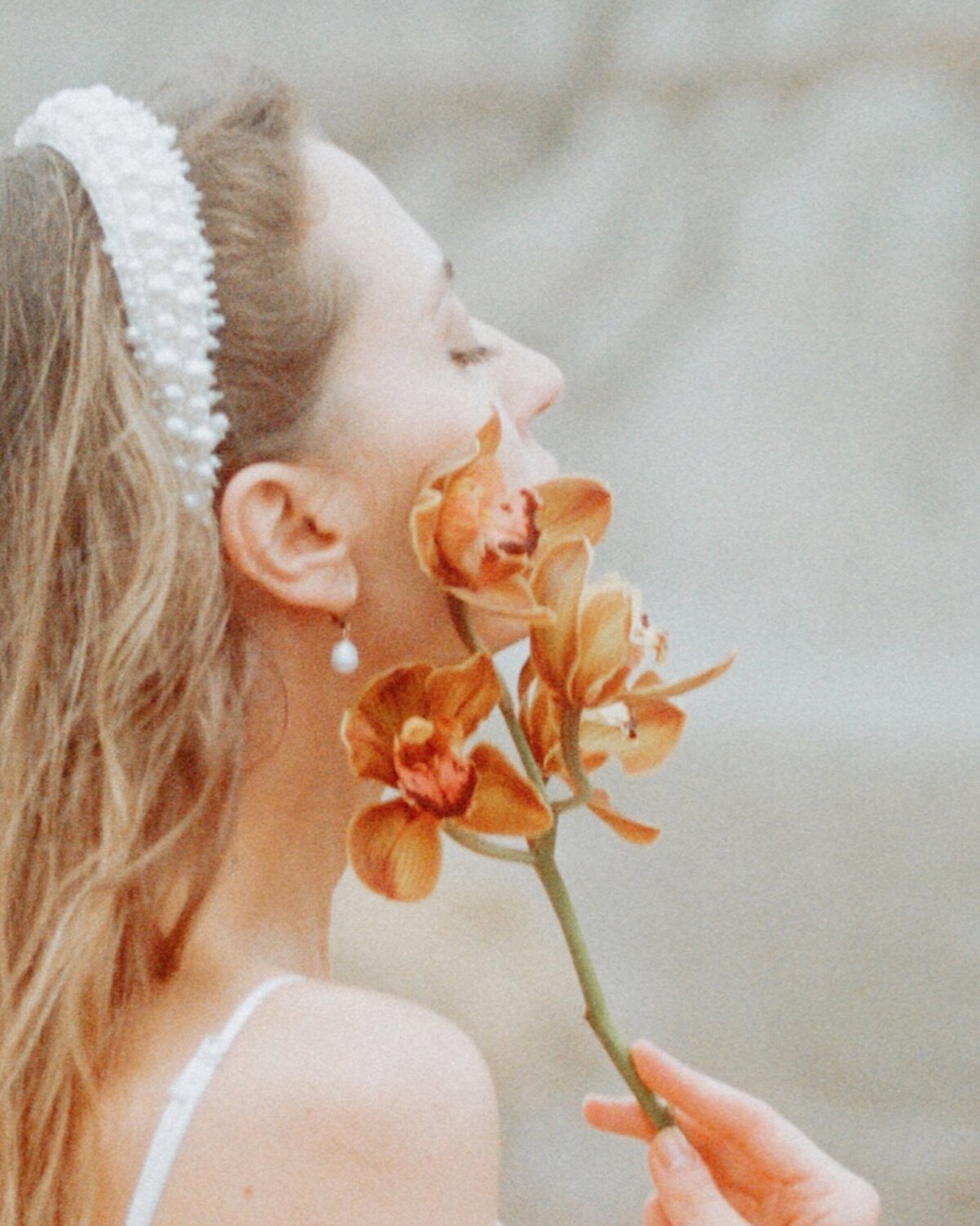 Photos by Canadian wedding and elopement photographer Sarah Rolles Photography