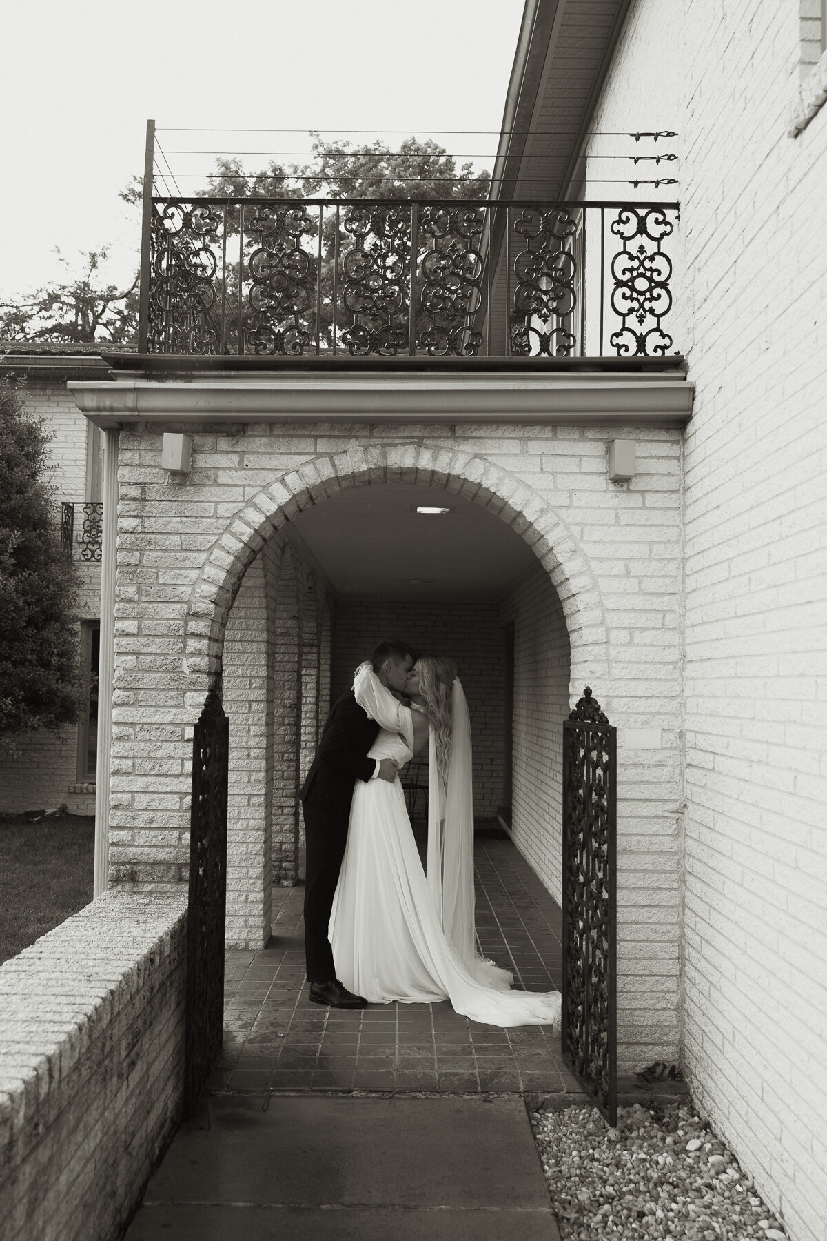 kansascitytravelingweddingphotographer-76