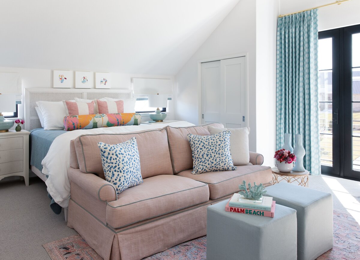 daley-home-lakeside-landing-pink-guest-bedroom-1