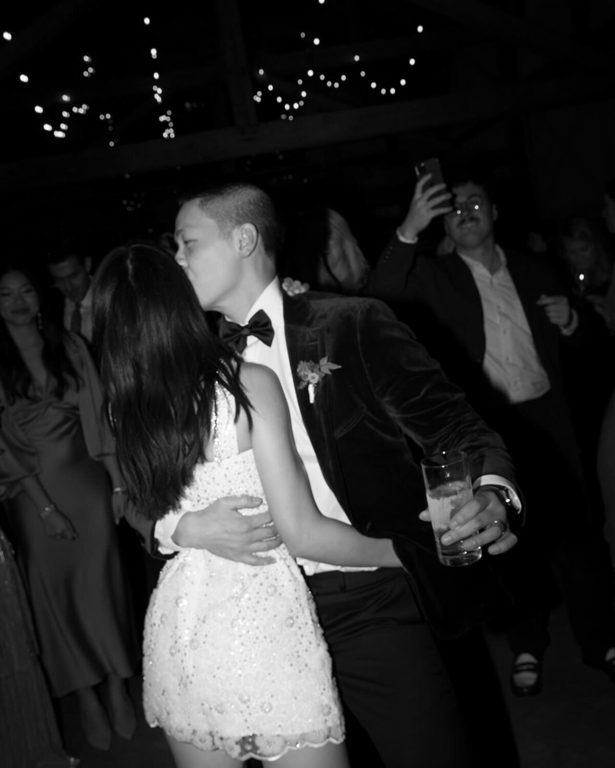 brideandgroom-dancing-at-reception
