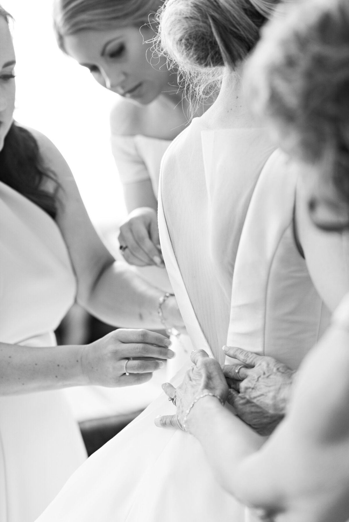 bride_getting_dressed_bluffton
