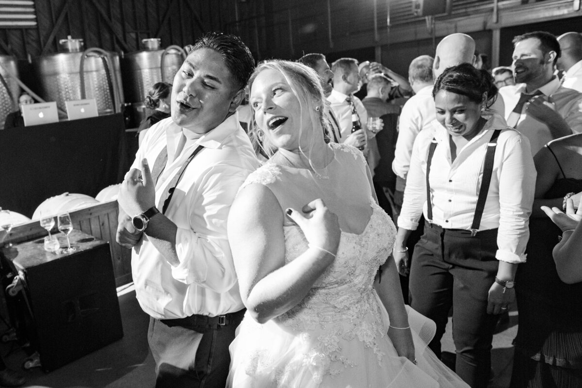 Saltwater-farm-vineyard-ct-winery-wedding-photographer-4