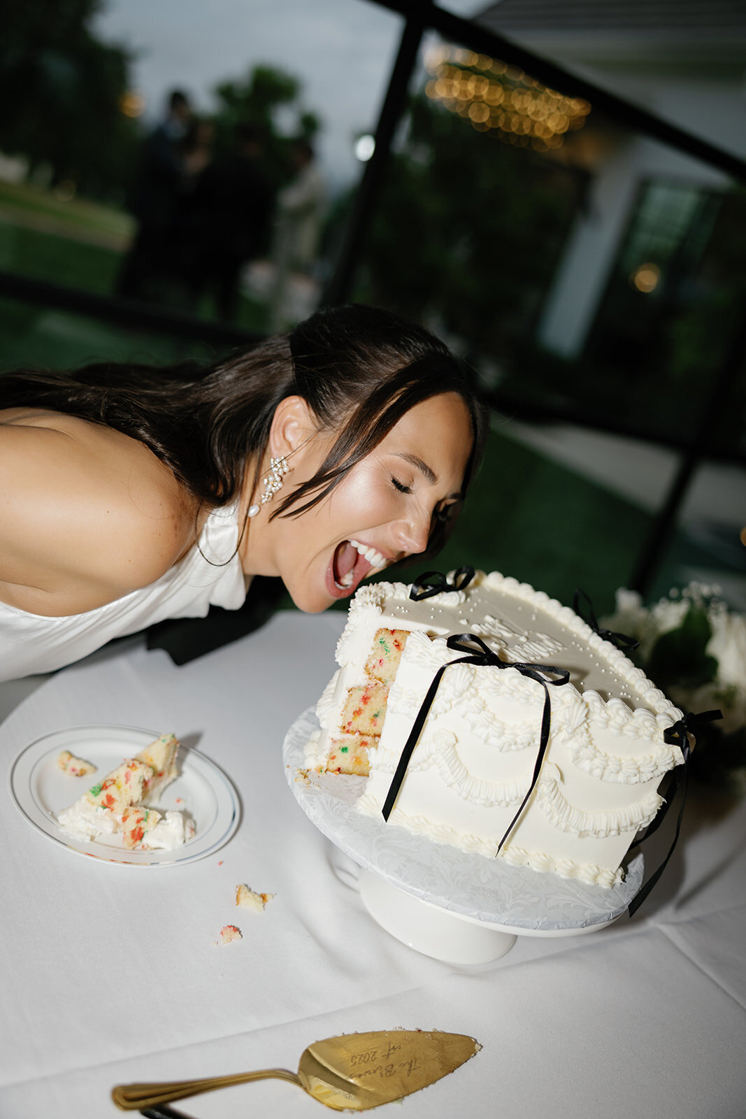 Loui_photography_the_arlo_austin_texas_spring_wedding_coyote_ugly-71