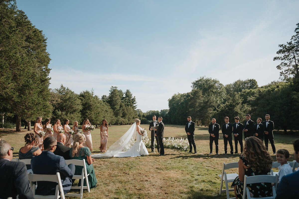 MODERN-GARDEN-MANSION-SUMMER-WEDDING-LINDSAY-BESNIK_PHOTOS_BY_MARIA_B_LUNG_0233