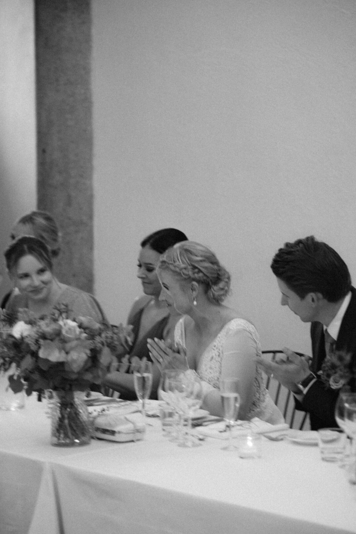 A documentary wedding  photo of the speeches in Oitbacka gård captured by wedding photographer Hannika Gabrielsson in Finland