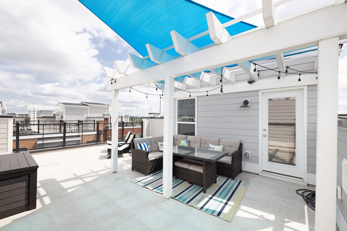 rocketts landing rooftop 1