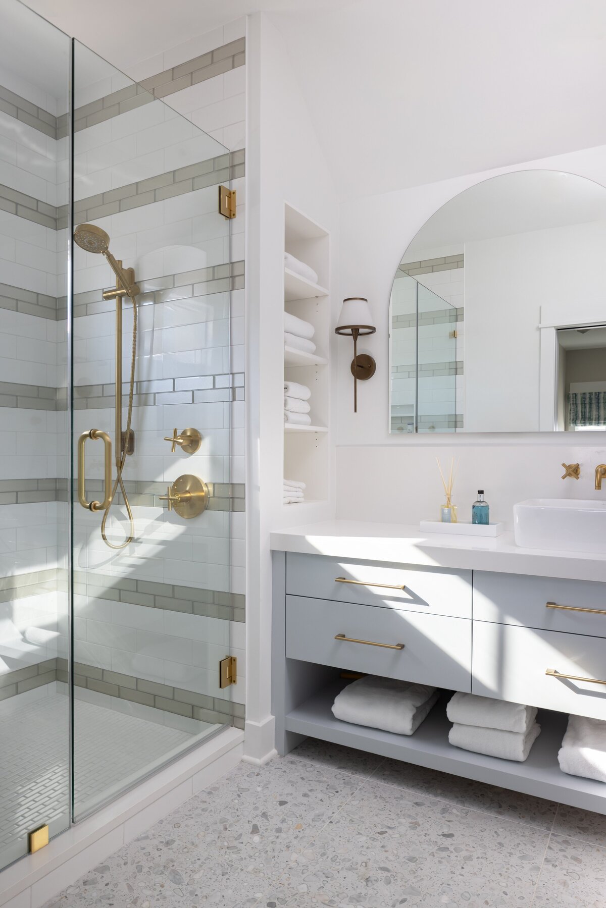 10.GuestBath_J Banks Design_Lee Folly Beach_1