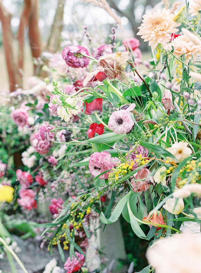 wild-natural-wedding-floral-installation