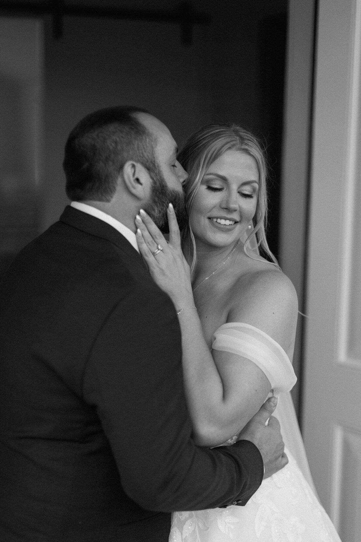 DanielleandAaronTheFarmhouseKristinNicholePhotography87