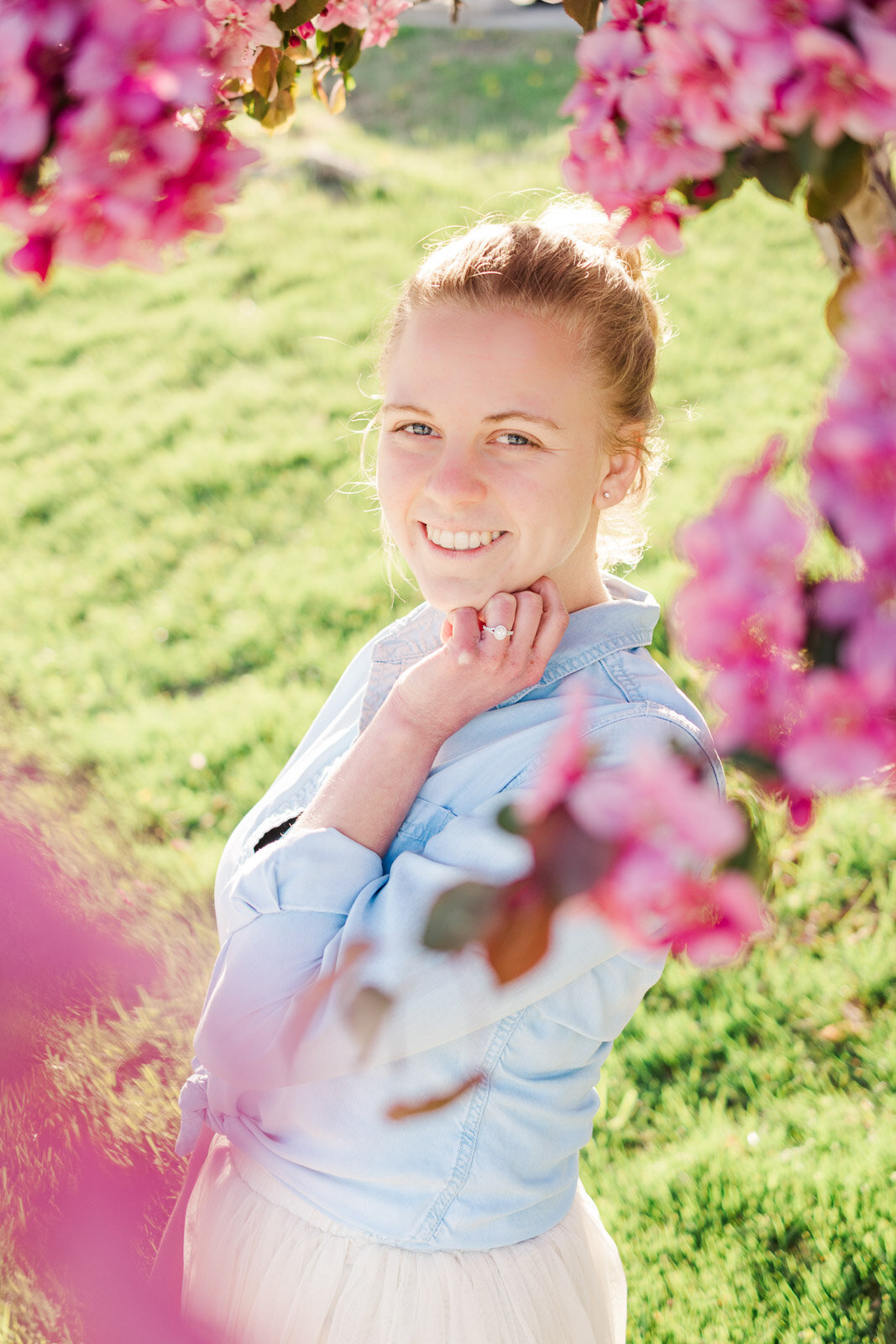 Milwaukee based photographer, Milwaukee wedding photographer, wisconsin photographer, Meredith Mutza Photography, headshot photography, Milwaukee portrait photographer, Milwaukee wisconsin Portraits, Portraits in Milwaukee Wisconsin, Portrait photographer, Headshot Photographer,  Spring blooms