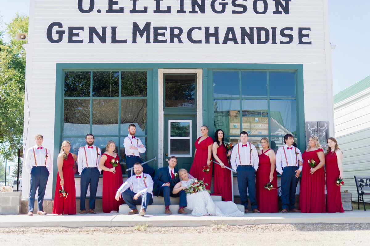 large wedding party pose summer manhattan kansas wedding photographer-4