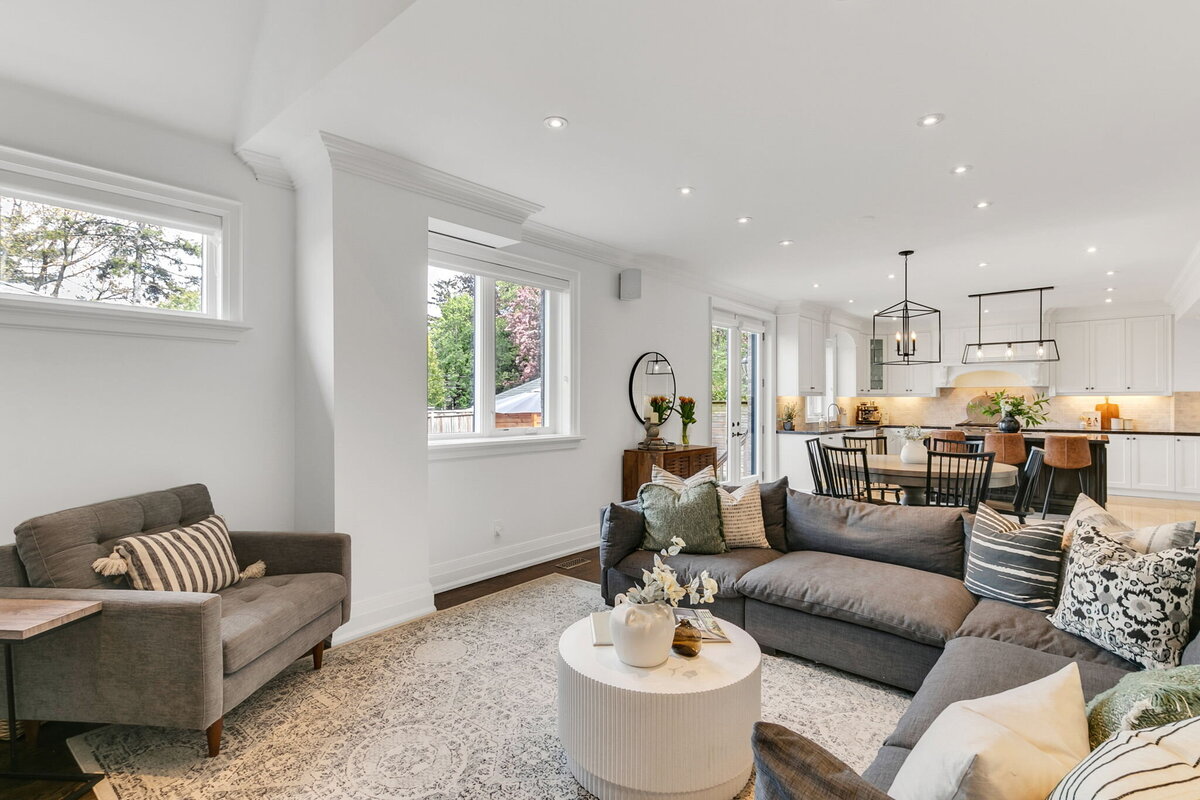 15-web-or-mls-9_004_Family Room