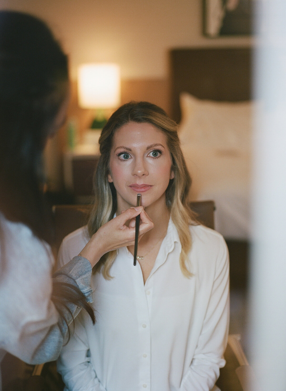 haley-robbie-getting-ready-oliveandoath-26