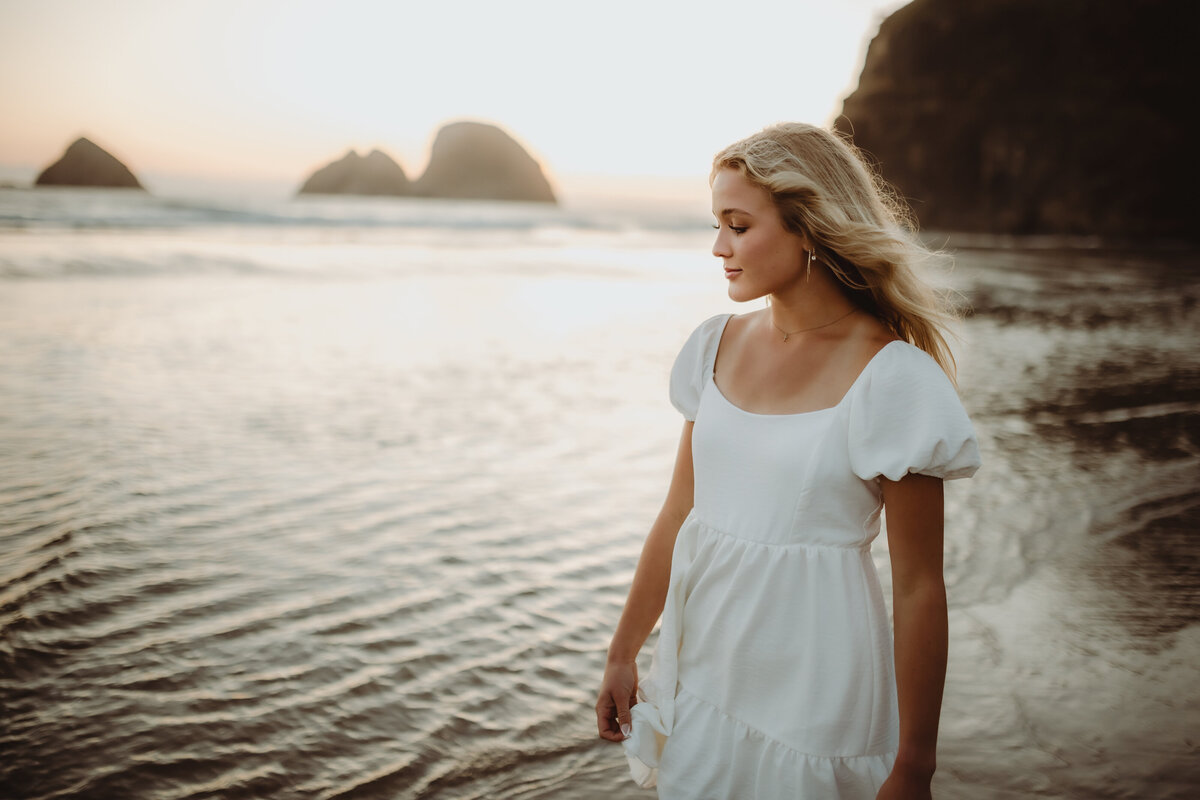 SENIOR SESSION ON THE OREGON COAST AT OCEANSIDE OREGON