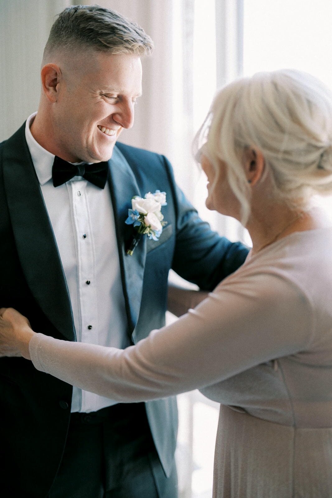 W9-Wedding-Photos-The-Pearle-Burlington-Lake-Ontario-Stephen-and-Oksana-2024-09-29-2500px-1057