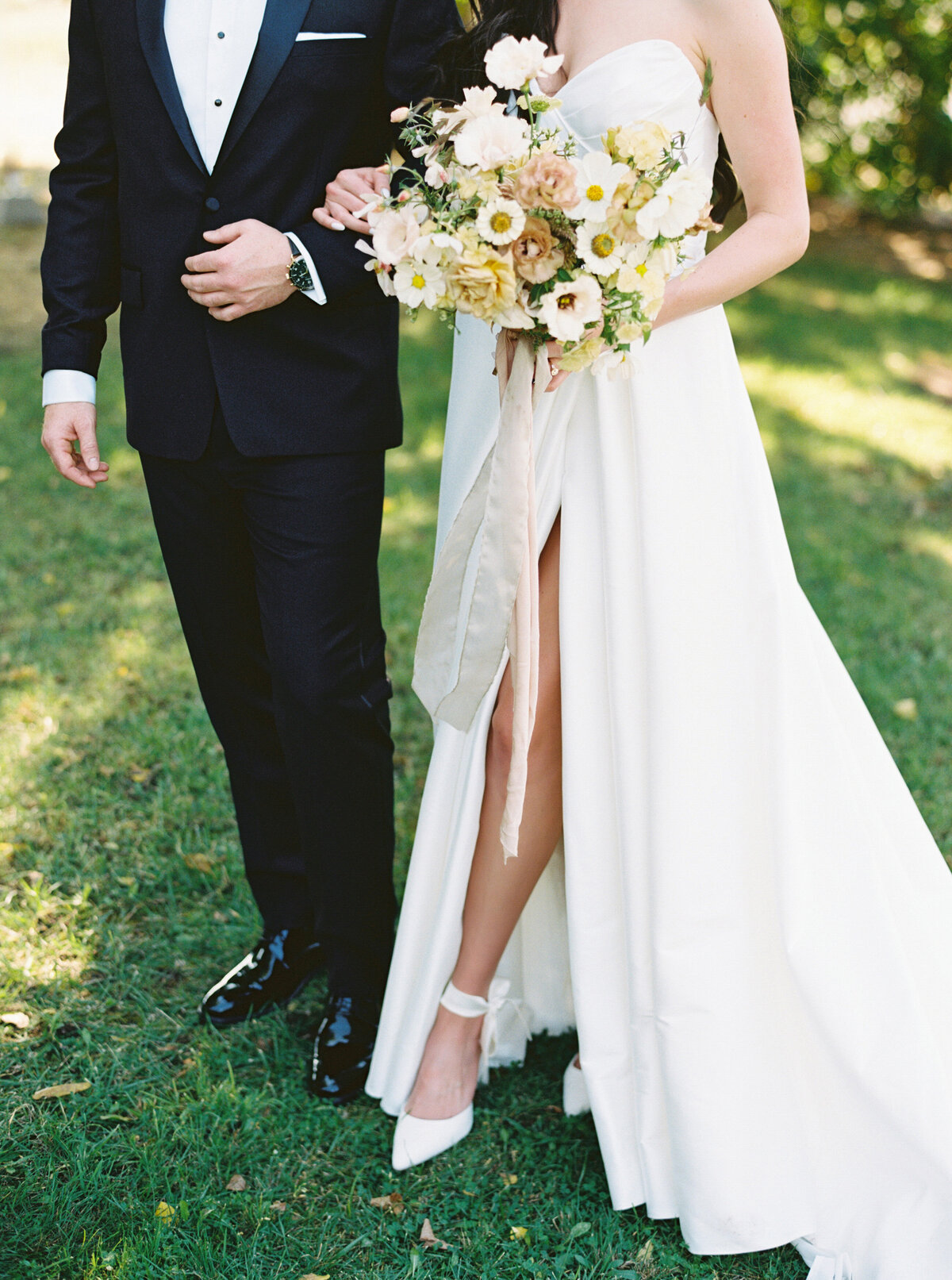 tin-roof-barn-wedding-best-washington-photographers-the-tenneys-08