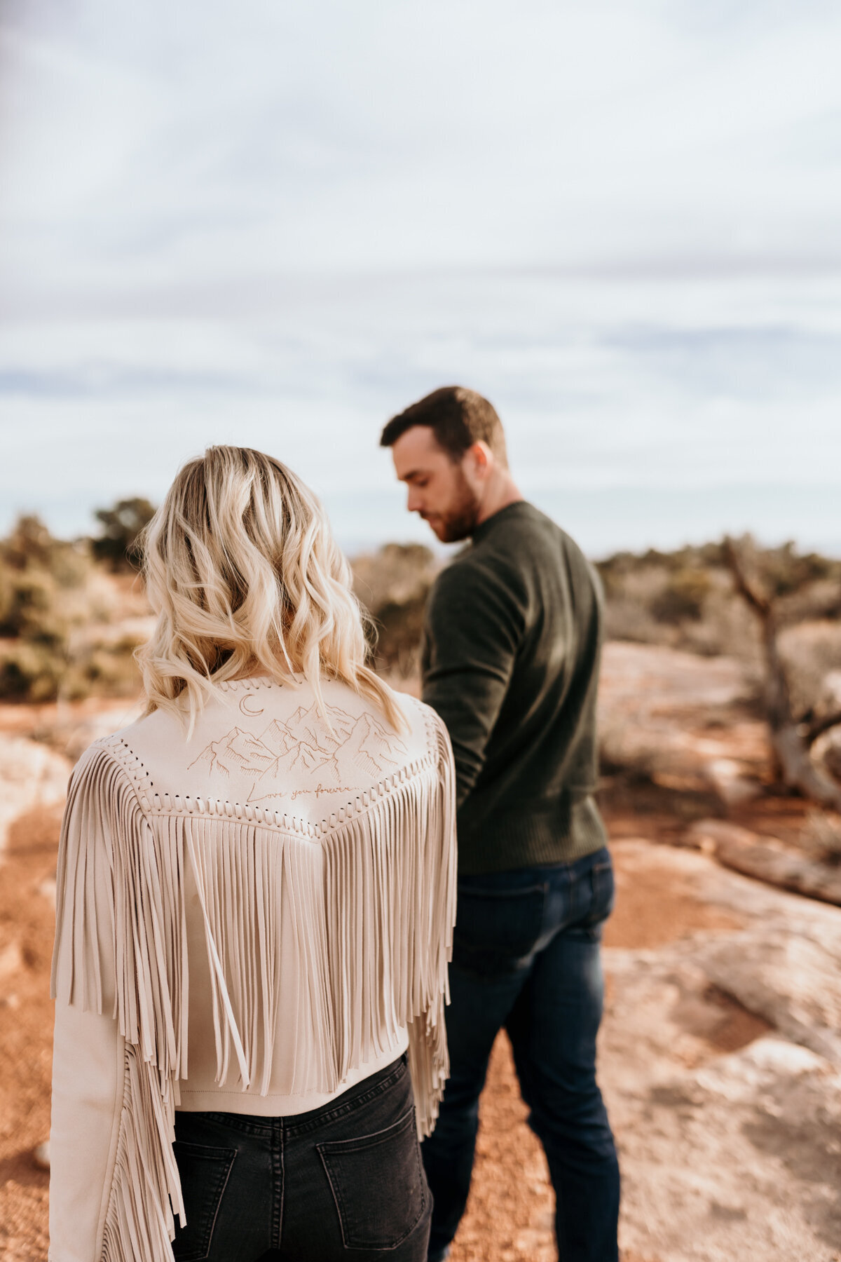 moab_utah_boho_adventure_engagement_destination-41