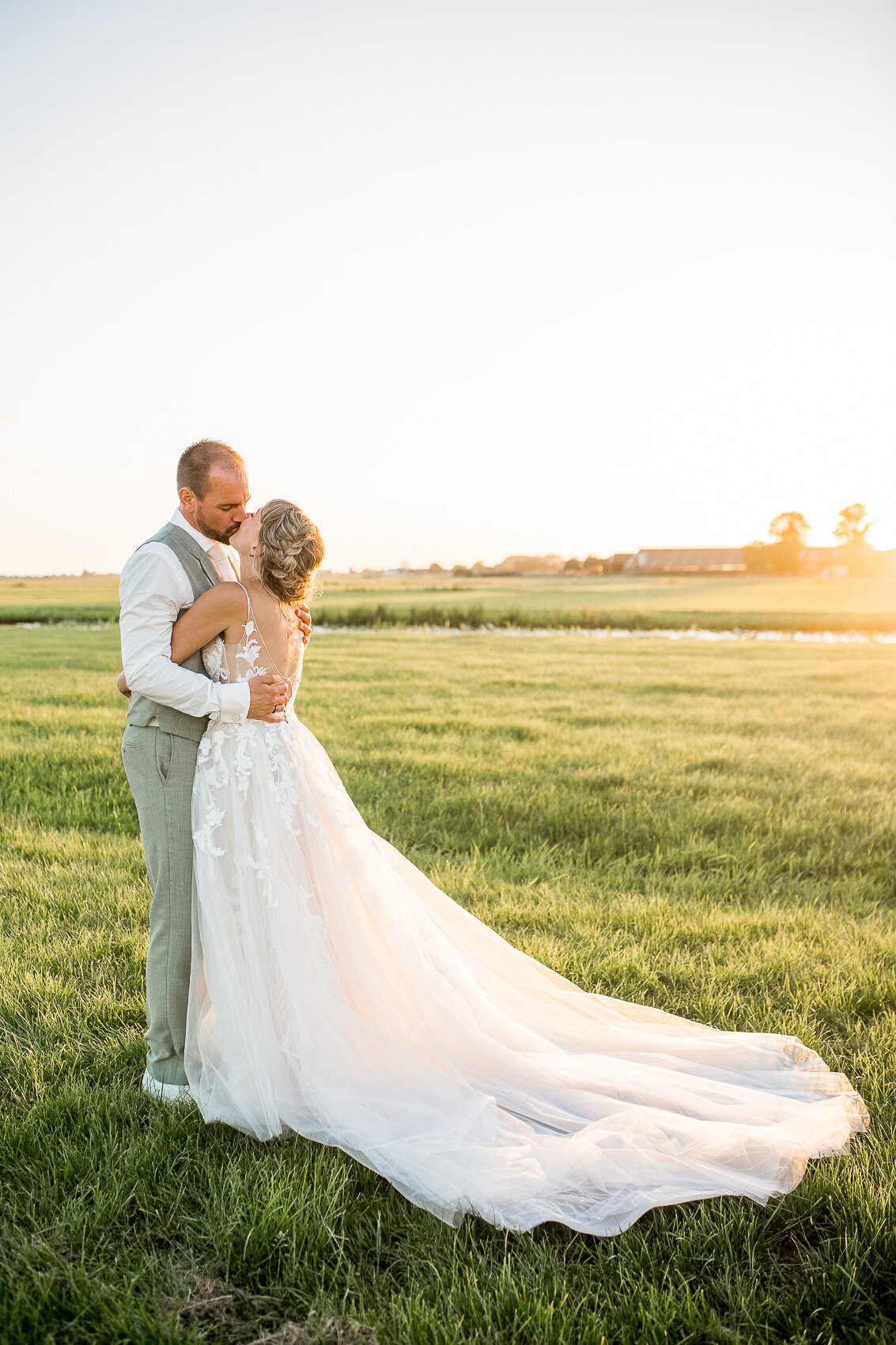 Jasmijn-Brussé-Fotografie-bruiloft-golden-hour-4-3