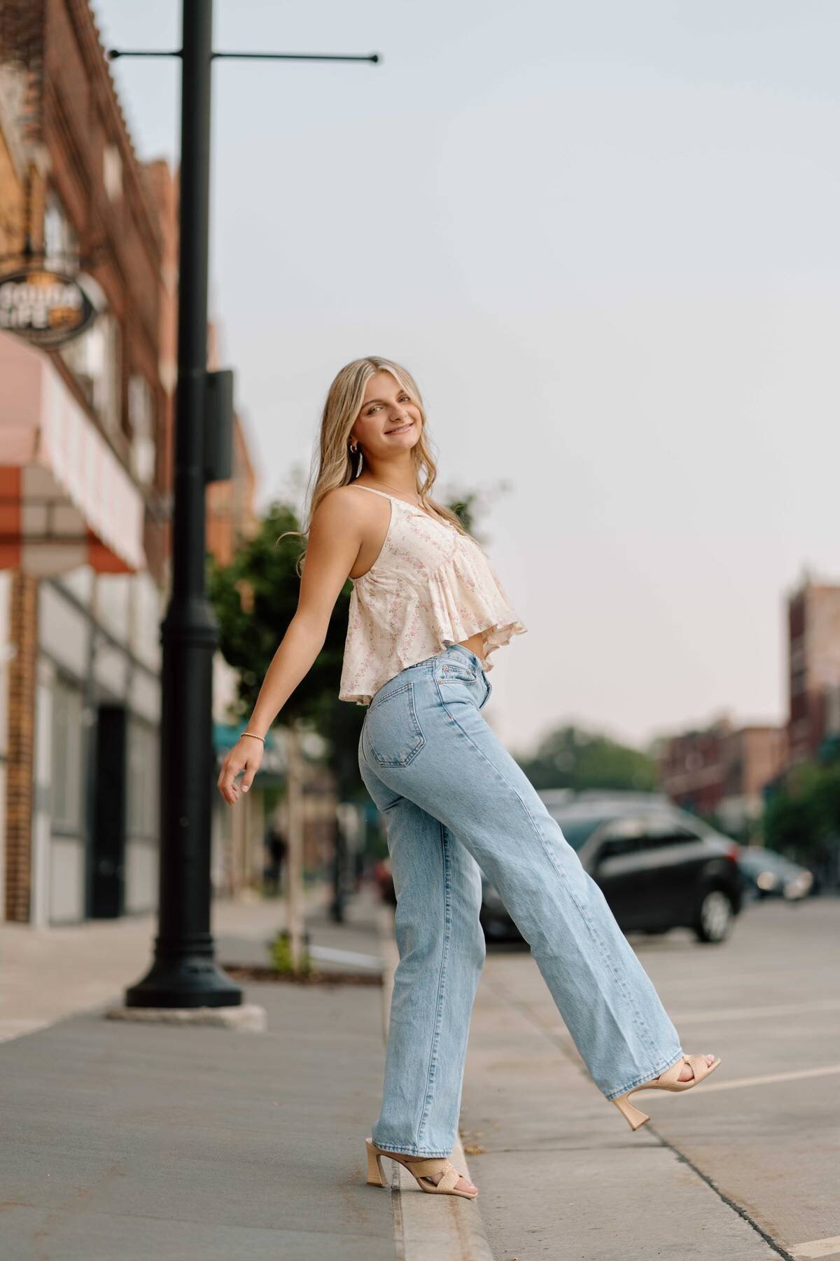 Check-Ahnna-04300-SOCIAL-SIZE