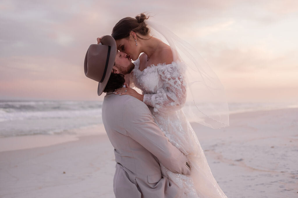 Wedding on the Gulf CoastF9998