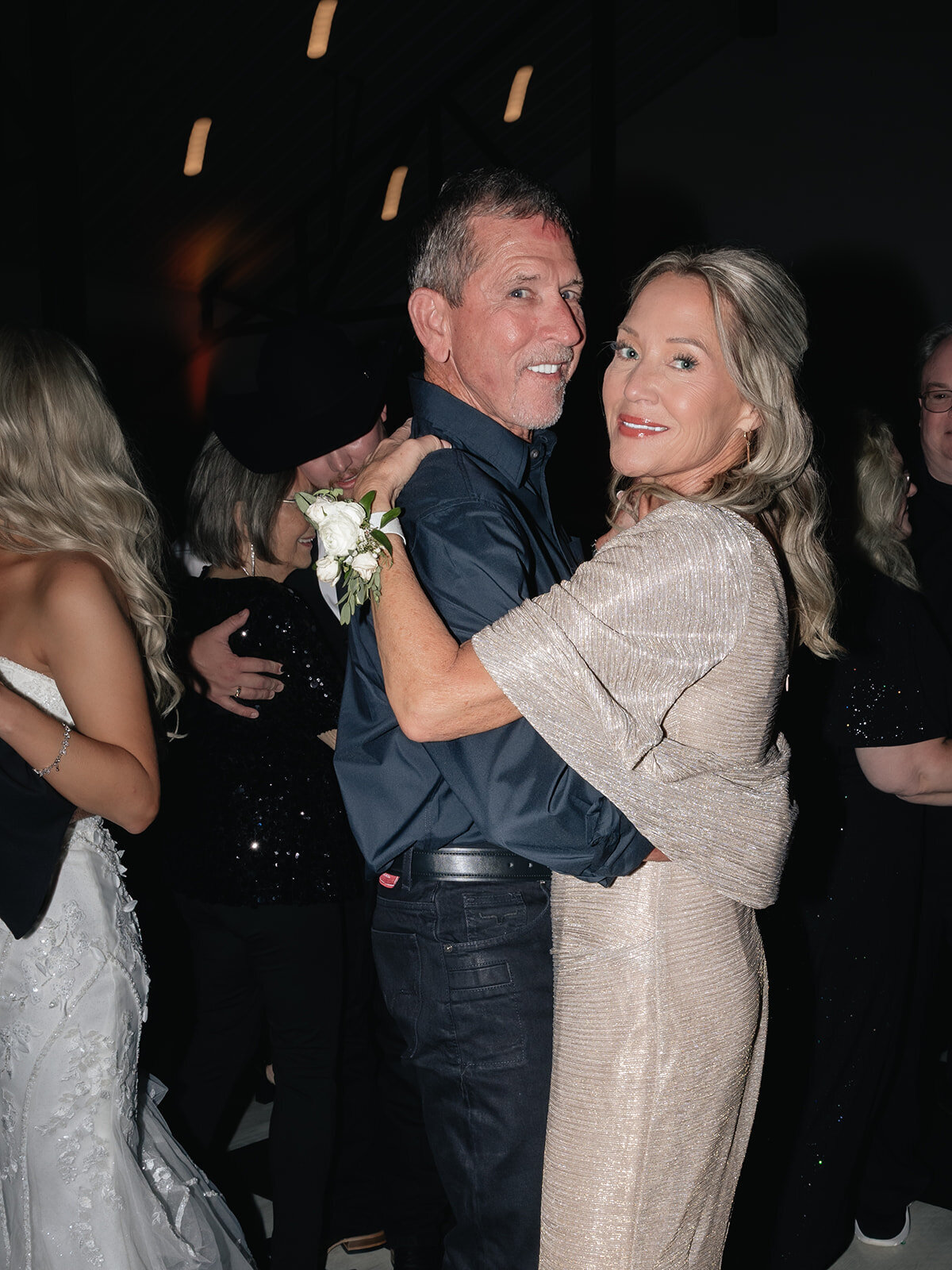 2025-10-11_DykesWeddingPreviews_MollyMurphyPhotography-120