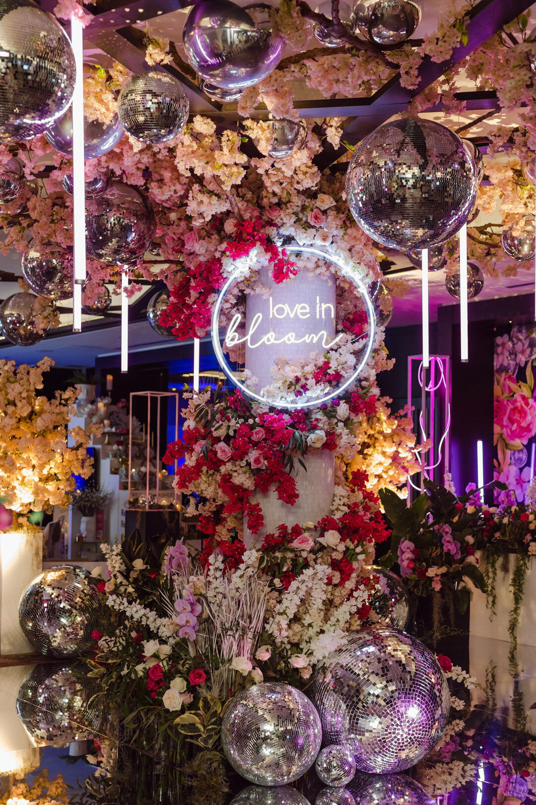 Neon Dream in Bloom Photo Experience at The 2023 WedLuxe Show Toronto photos by Purple Tree Photography2