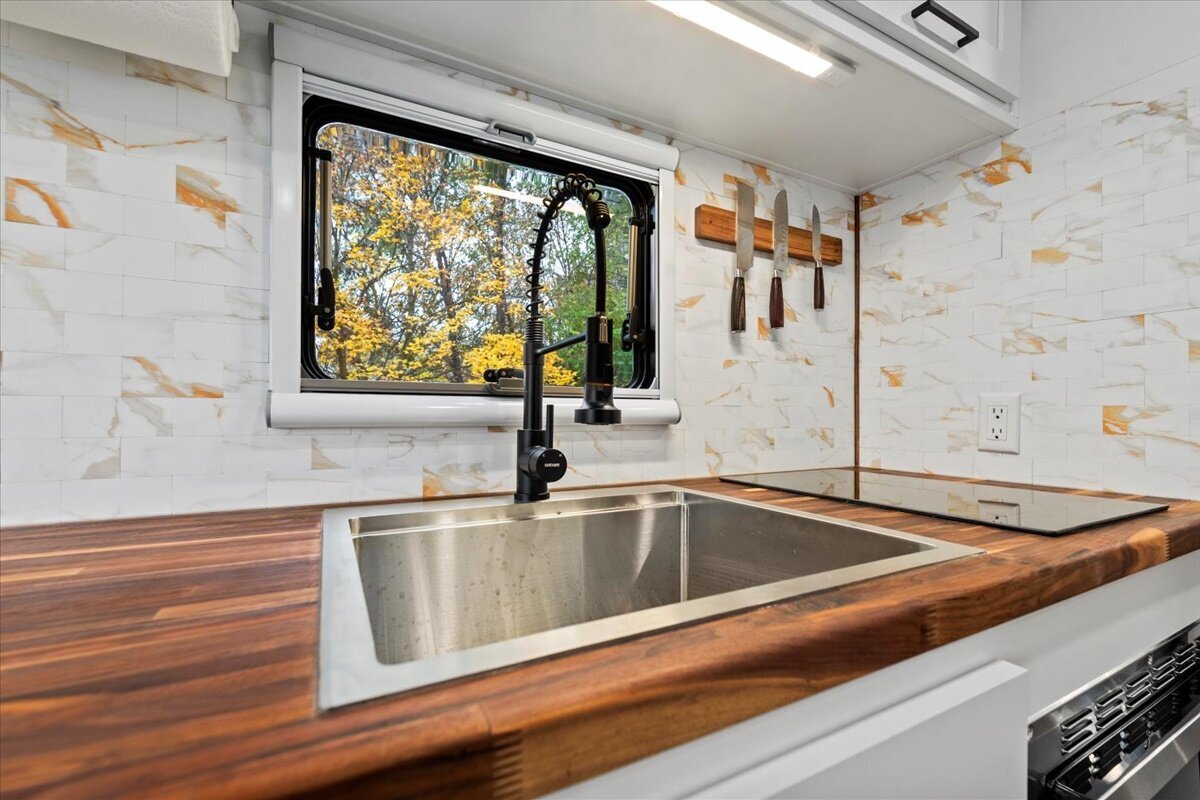 21-1050 Cascade Rd Building 4_021