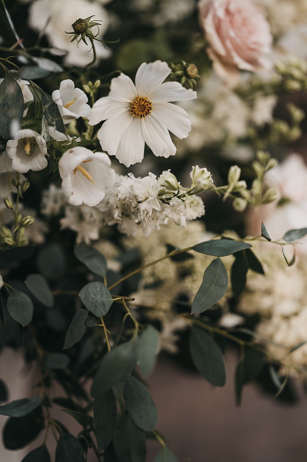 ISSY-AND-BELLA-WEDDING-FLORIST-HEREFORDSHIRE3