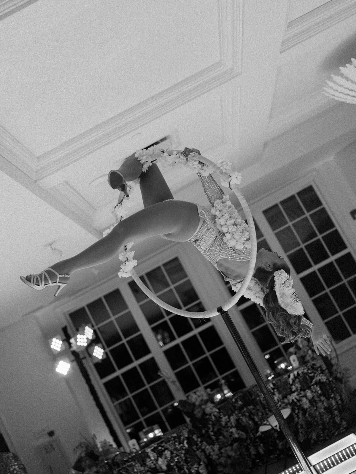 fluxion-entertainment-hanging-acrobatics-at-gardiner-house
