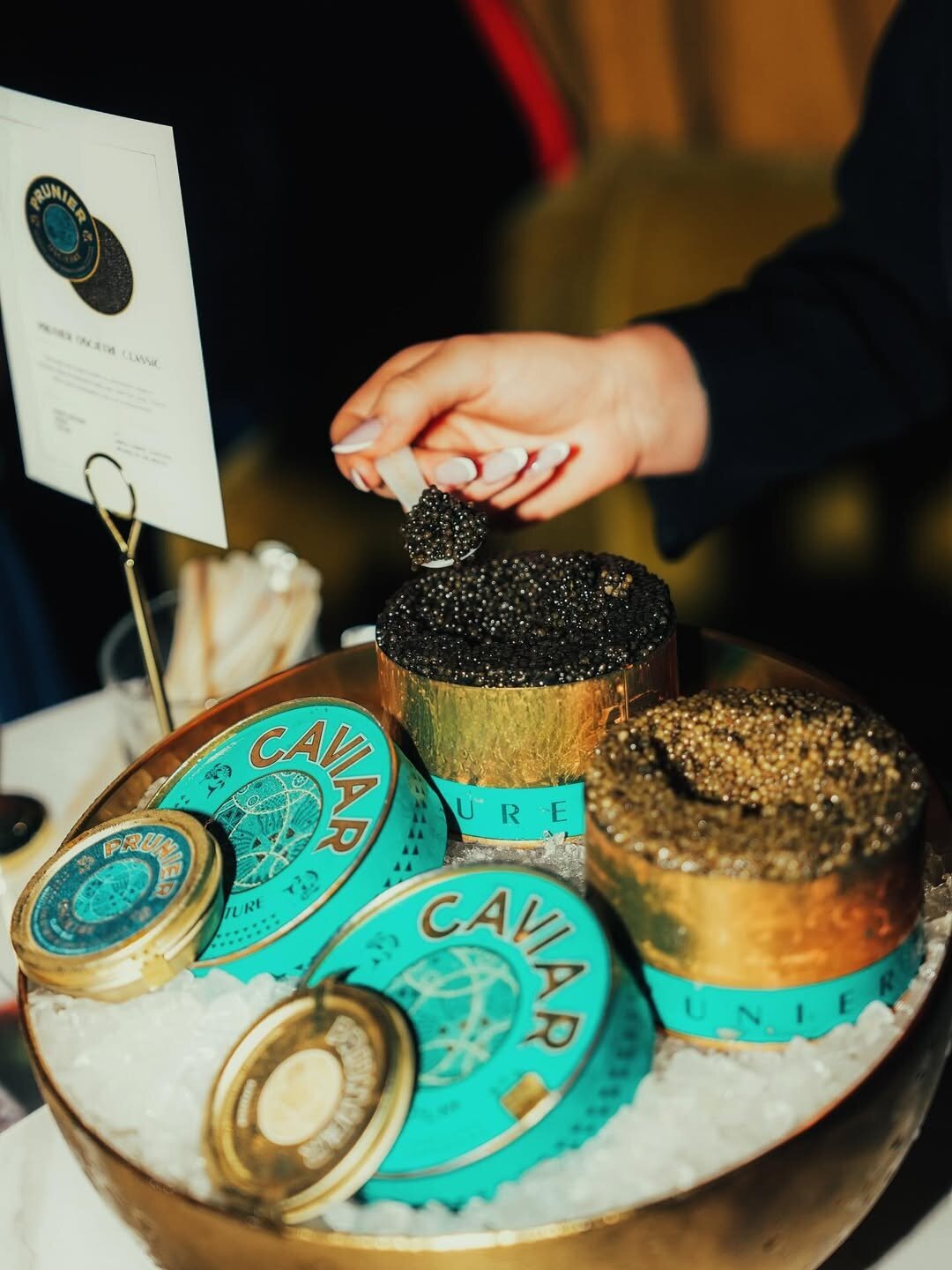 A taste of luxury, served with style. Elevating your event with a Prunier Caviar Station. #Cavia-min