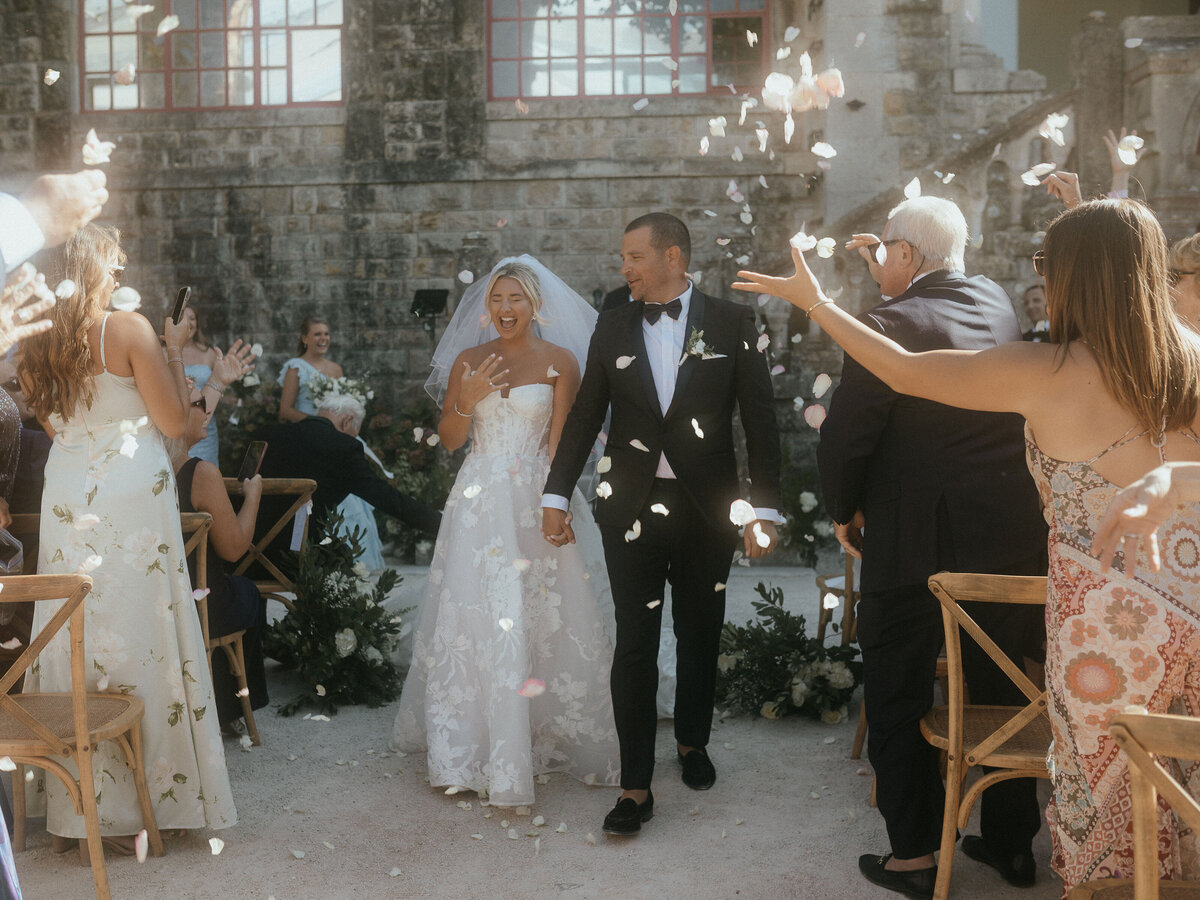 E&C_WED_385