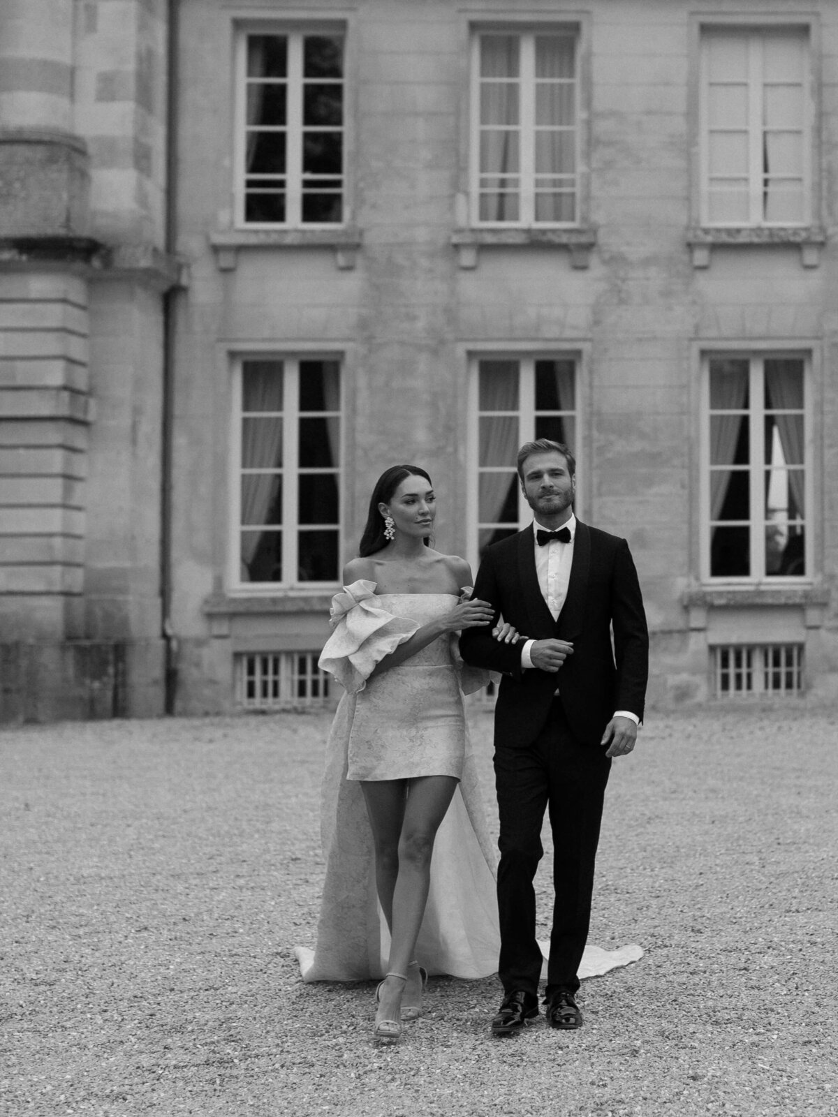 Spring_French Chateau_Destinationelopement_in France022